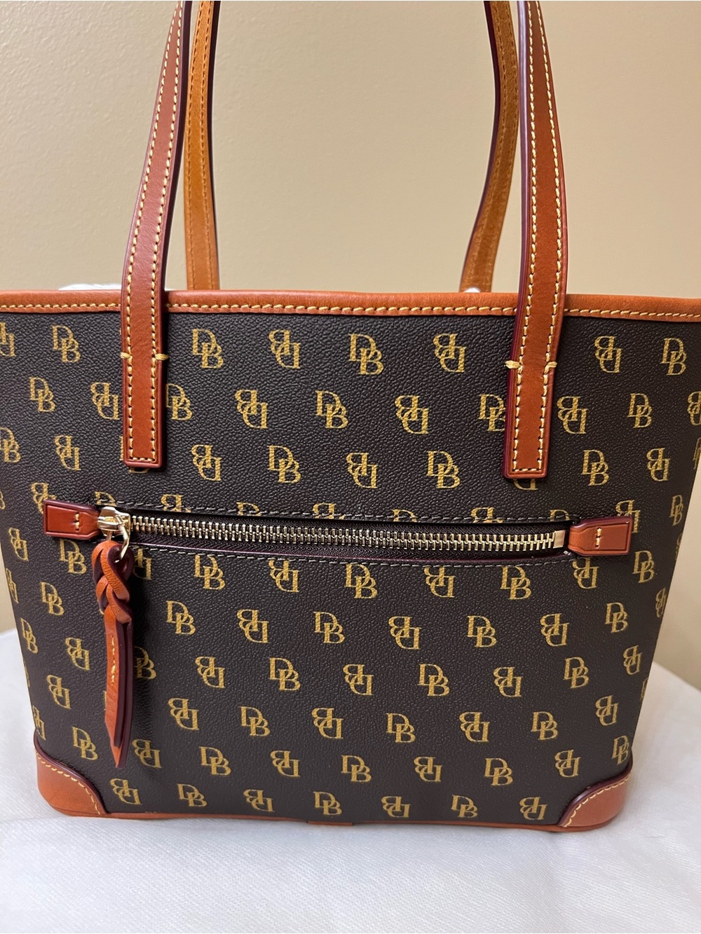 Dooney & Bourke leather Monogram Tote NWT w Dustbag - Picture 9 of 17